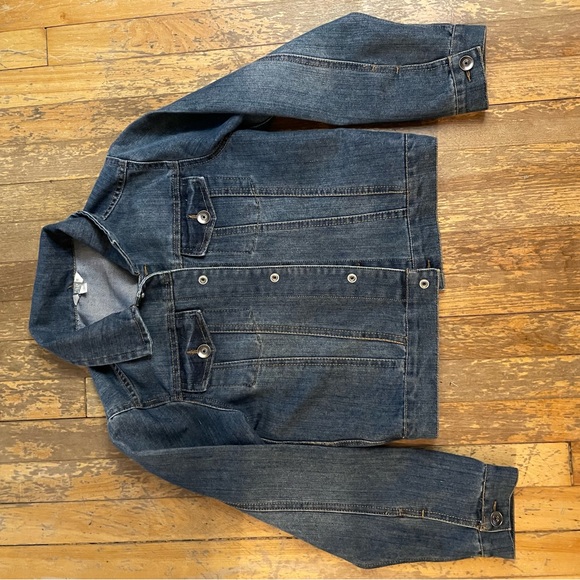 Kids jean jacket size 8 yo, never worn, smoke free home - Picture 2 of 5